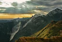 Caccia nelle Alpi Apuane: Tra Marmi e Selvaggia Bellezza

Geografia e Caratteristiche Naturali

 Le Alpi Apuane, estensione montuosa della Toscana settentrionale, offrono