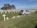 Marne: un automobiliste termine sa course dans une nécropole après avoir évité un chevreuil 

Dans la nuit du 17 au 18 mars 2026, un automobiliste a fait plusieurs tonnea
