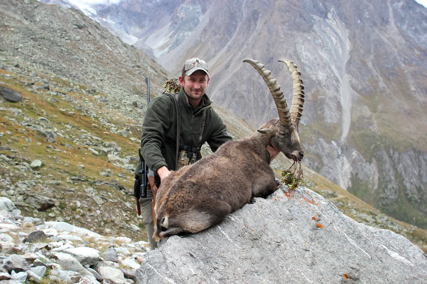 Jagd im Gersau (Kanton Schwyz), Schweiz: Landschaftsmerkmale, Jagdarten, Wildbestände, Abschusszeiten, Interessengruppen…