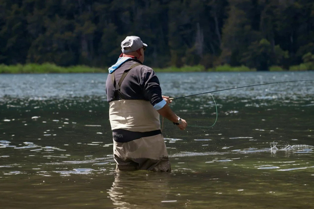 Los secretos mejor guardados para la pesca en los lagos de Neuquén: destinos poco conocidos para pescadores deportivos