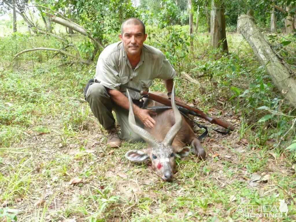 Hunting in Estuaire Province, Gabon: Clubs and Seasons, Laws and Legislation, Demographic Aspects and Communities in Gab…