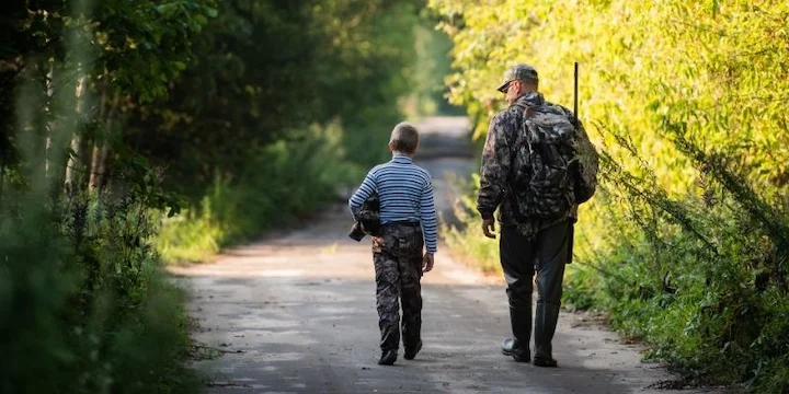 Konfederacja złożyła projekt nowelizacji znoszący zakaz udziału osób poniżej 18 roku życia w polowaniach za zgodą rodziców. Konfederacja złożyła projekt nowelizacji znoszący zakaz udziału osób poniżej 18 roku życia w polowaniach za zgodą rodziców.