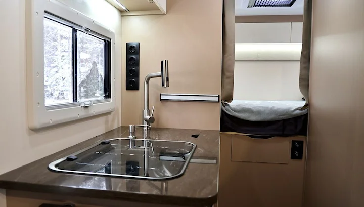 Автодом «Купава» 273140 на базе шасси МАЗ-365022