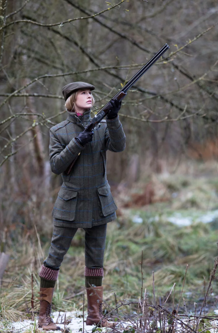 Né dans la campagne écossaise au début du 18ème siècle, tweed est complètement intrinsèque à son environnement, avec une histoire qui parle autant aux ouvriers agricoles britanniques qu'aux gardes-chasse