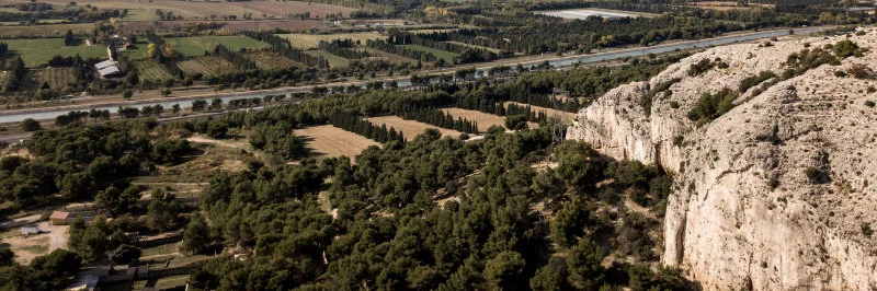 Domaine de chasse en Provence en position dominante.
138 Ha vallonnés d'en seul tenant, entièrement clôturés (clôture électrifiée sous secteur + grillage homologué pour l