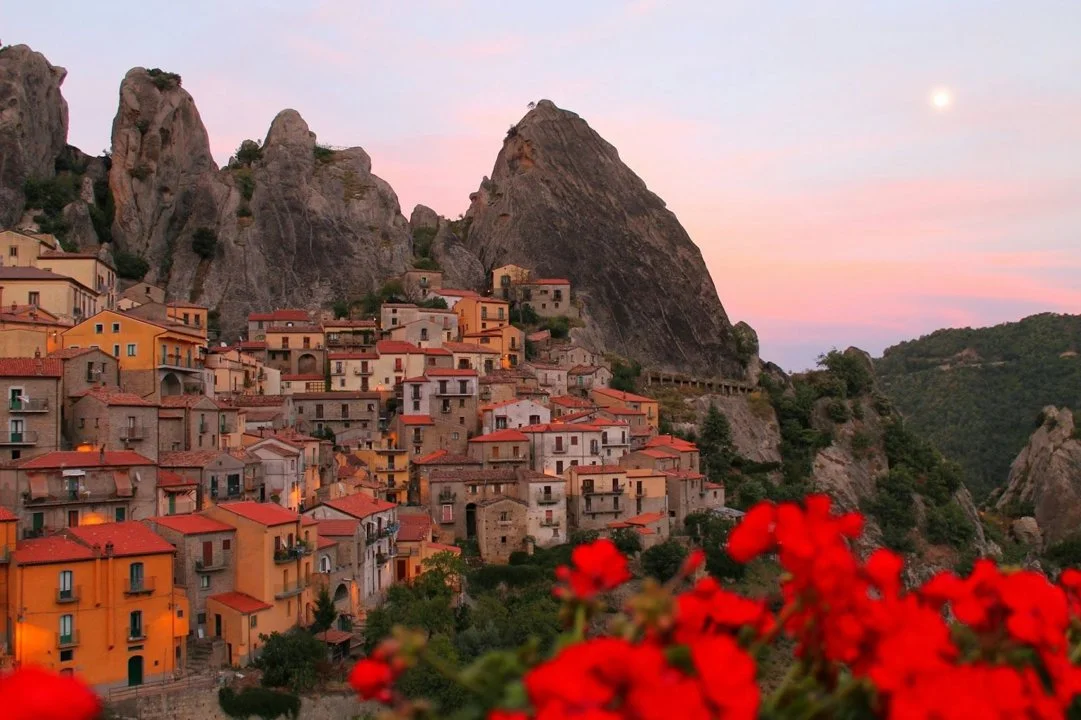 Caccia in BASILICATA: Caccia Sostenibile tra Montagne, Valli e Sapori Autentici dell’Appennino
Caratteristiche geografiche e naturali della regione dal punto di vista ve