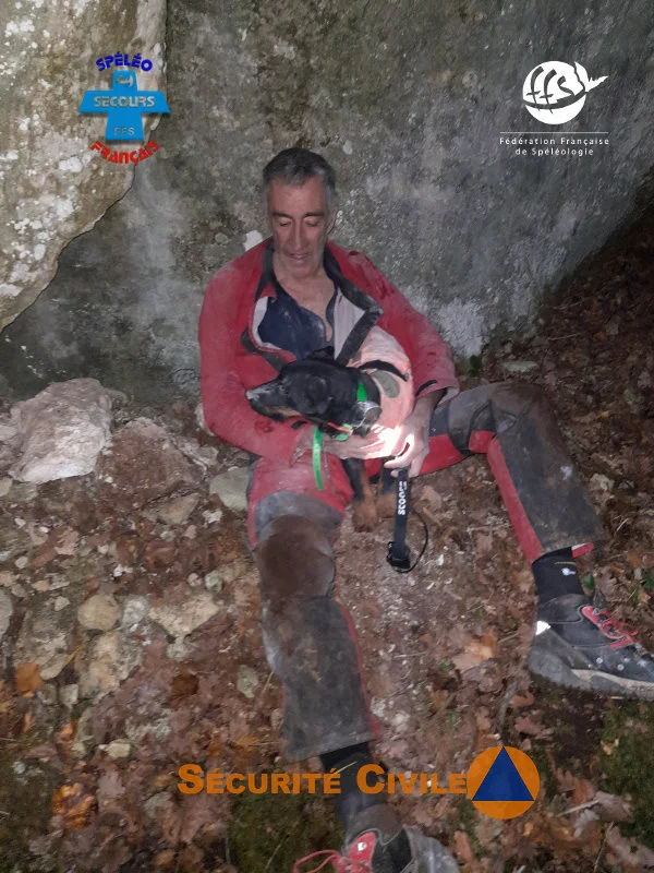 Vaucluse: un chien de chasse miraculeusement secouru par des spéléologues après une nuit dans un trou 

Une opération de sauvetage inhabituelle s'est déroulée ce vendredi