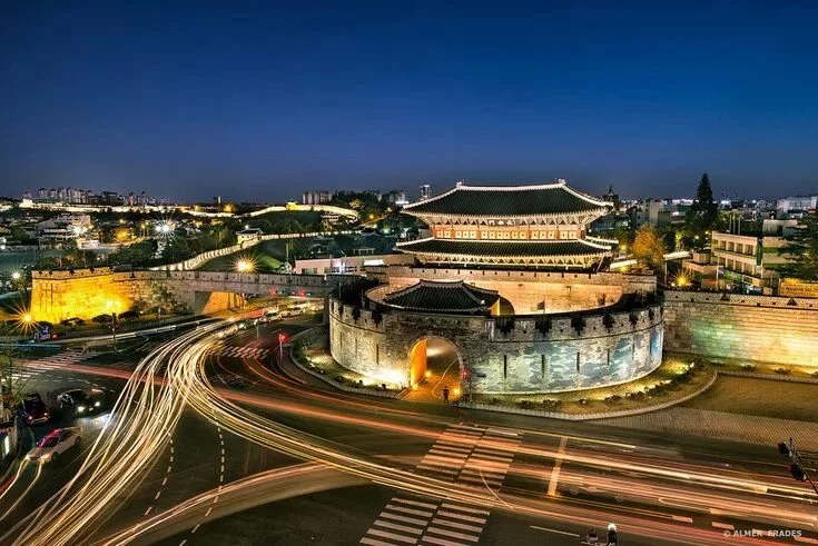 경기도 사냥 허용 지역 

경기도 지역의 사냥:          	

경기도의 지리적·자연적 특성과 사냥 환경

경기도는 한반도 중서부에 위치한 광역자치단체로, 산지와 평야가 조화를 이룬 지역입니다. 북부 지역 은 철원평야와 연천·포천의 산악 지대가 발달해 사냥터로 유명합니다. 특히 백운산 , 명성산 ,